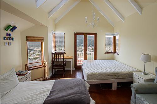 5 Bedroom Property for Sale in Fish Hoek Western Cape